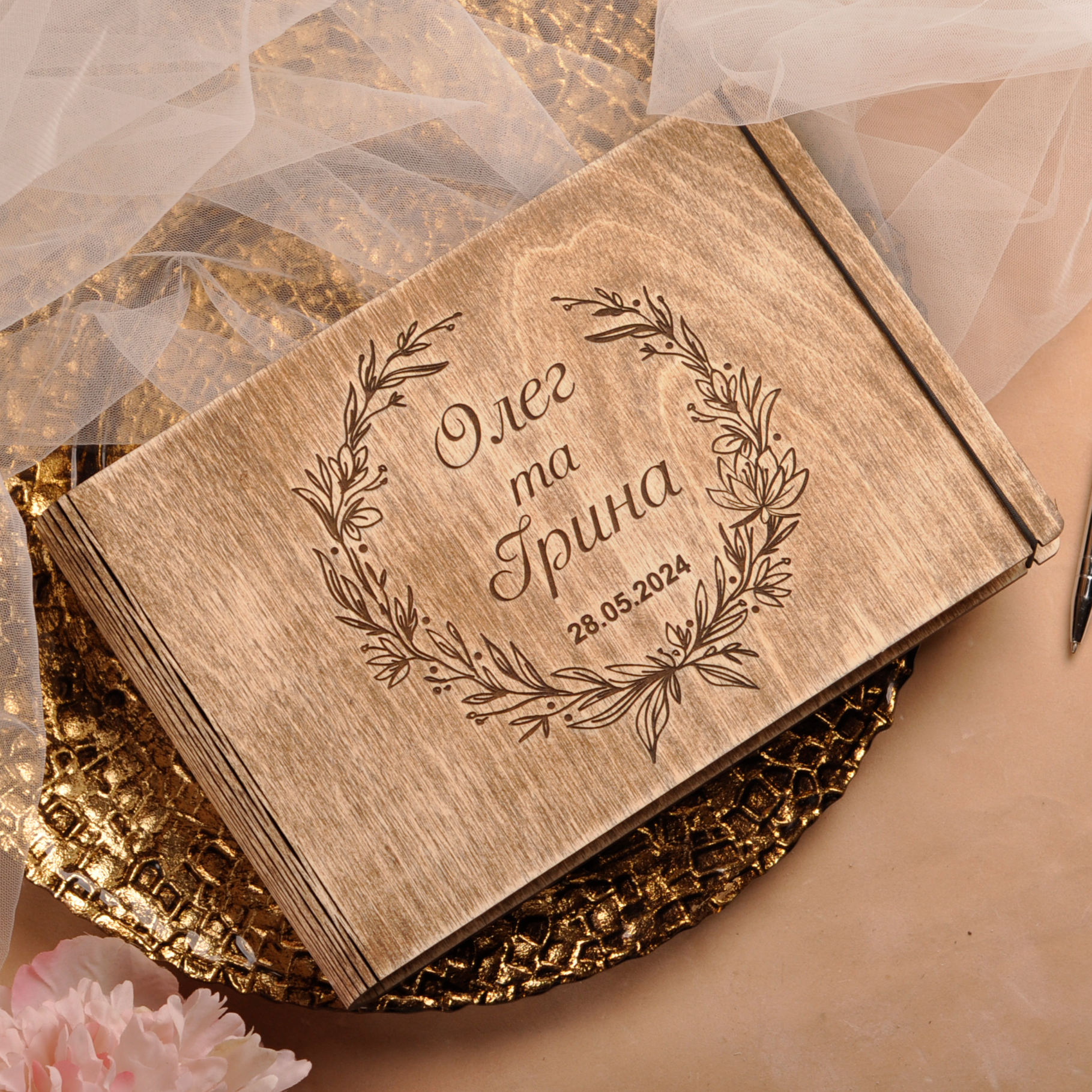 книга побажань на весілля, фотоальбом з чорними сторінками, свадебные книги пожеланий, альбом для фото з чорними сторінками, книга пожеланий, книга пожеланий для полароидных снимков, книга пожеланий на свадьбу с фотографиями, весільний альбом купити, книга пожеланий на день рождения, дерево пожеланий на свадьбу, Дерево пожеланий как альтернатива книги пожеланий Книга пожеланий из пластины настоящего дерева, деревянная книга. деревянная книга, свадебный фотоальбом